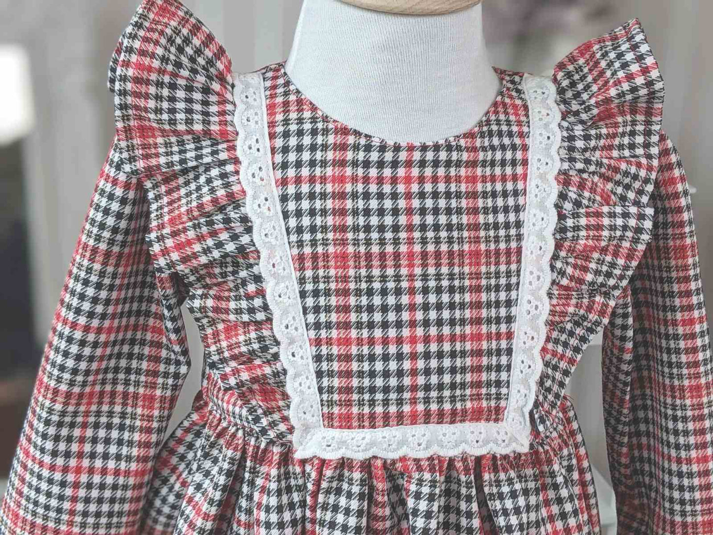 Haljina u sitnom karo dezenu