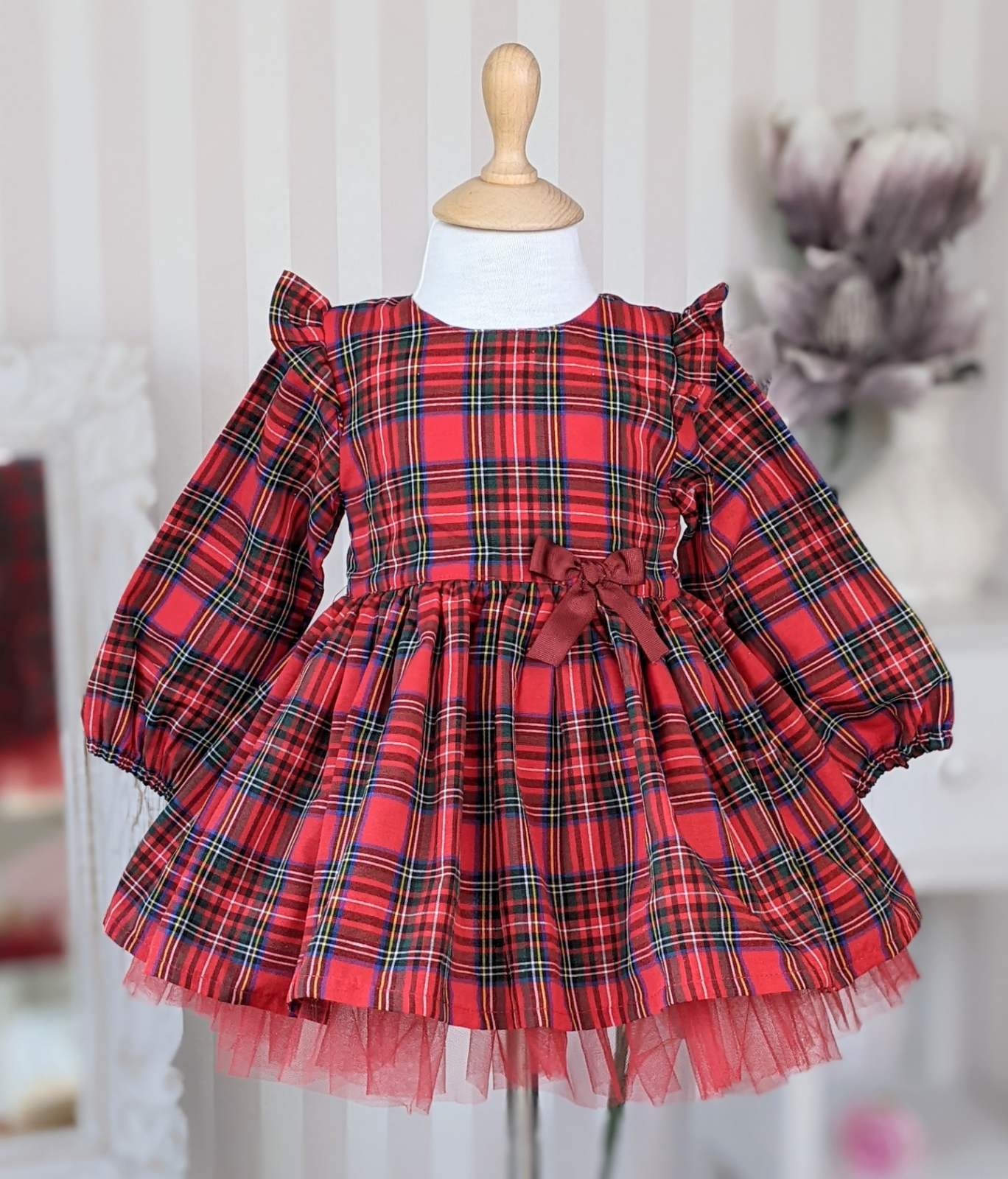 Haljina od crvenog karoa