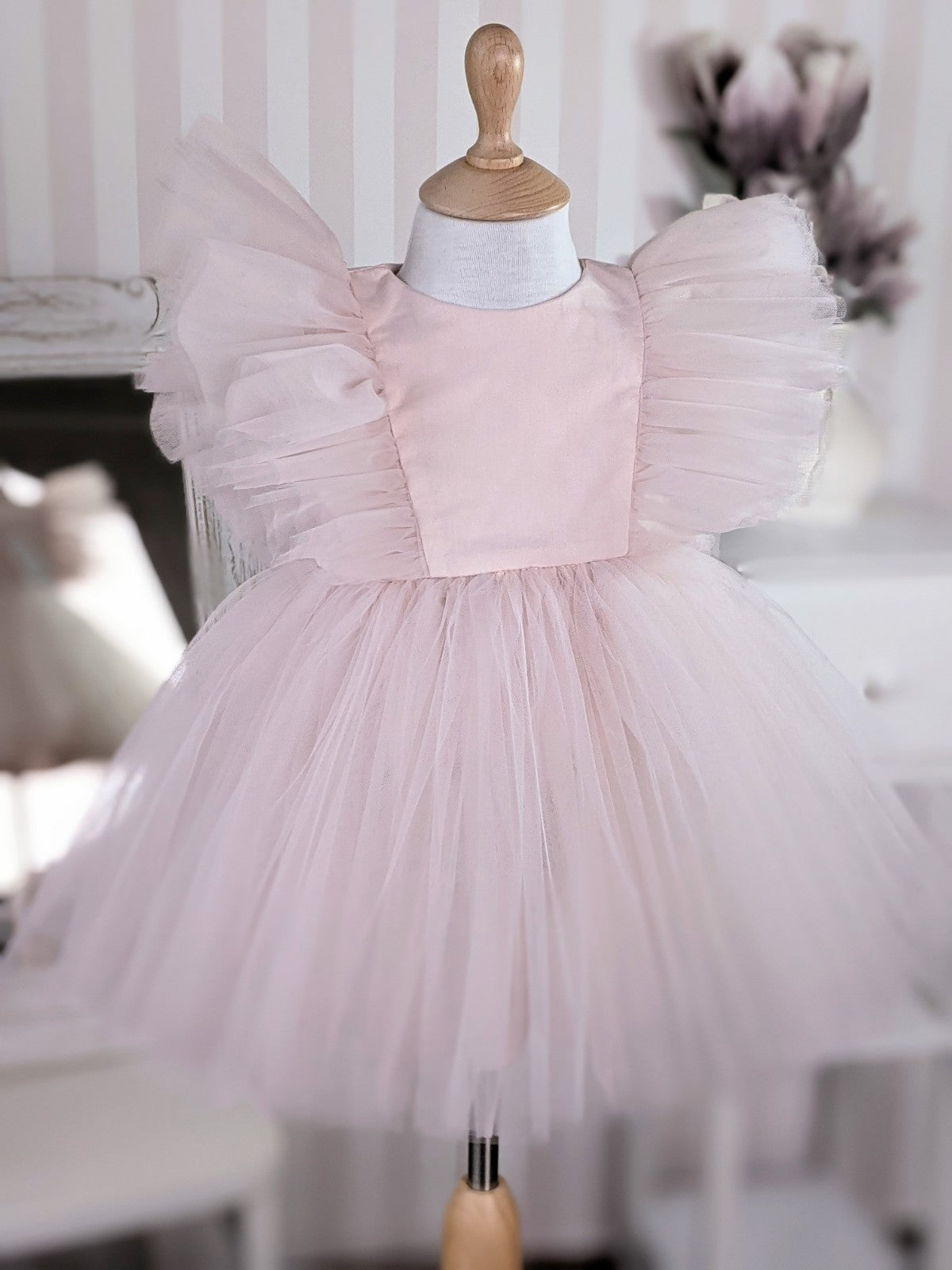 Puder roze haljina sa ramenim karnerima