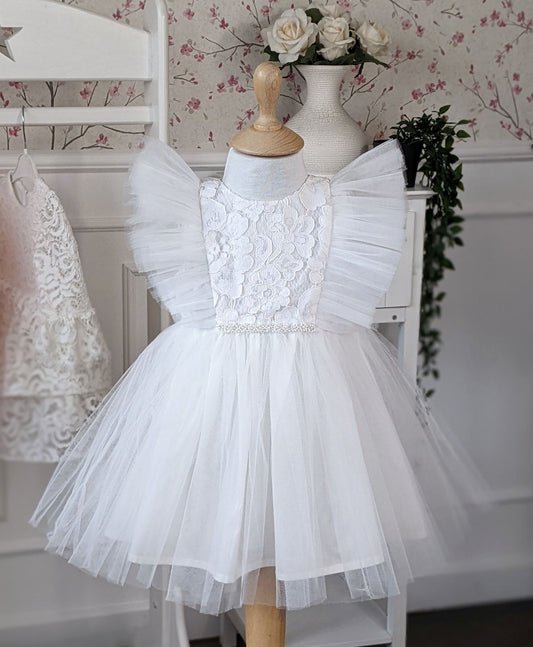 Bela haljina od čipke i tila sa ramenim karnerima